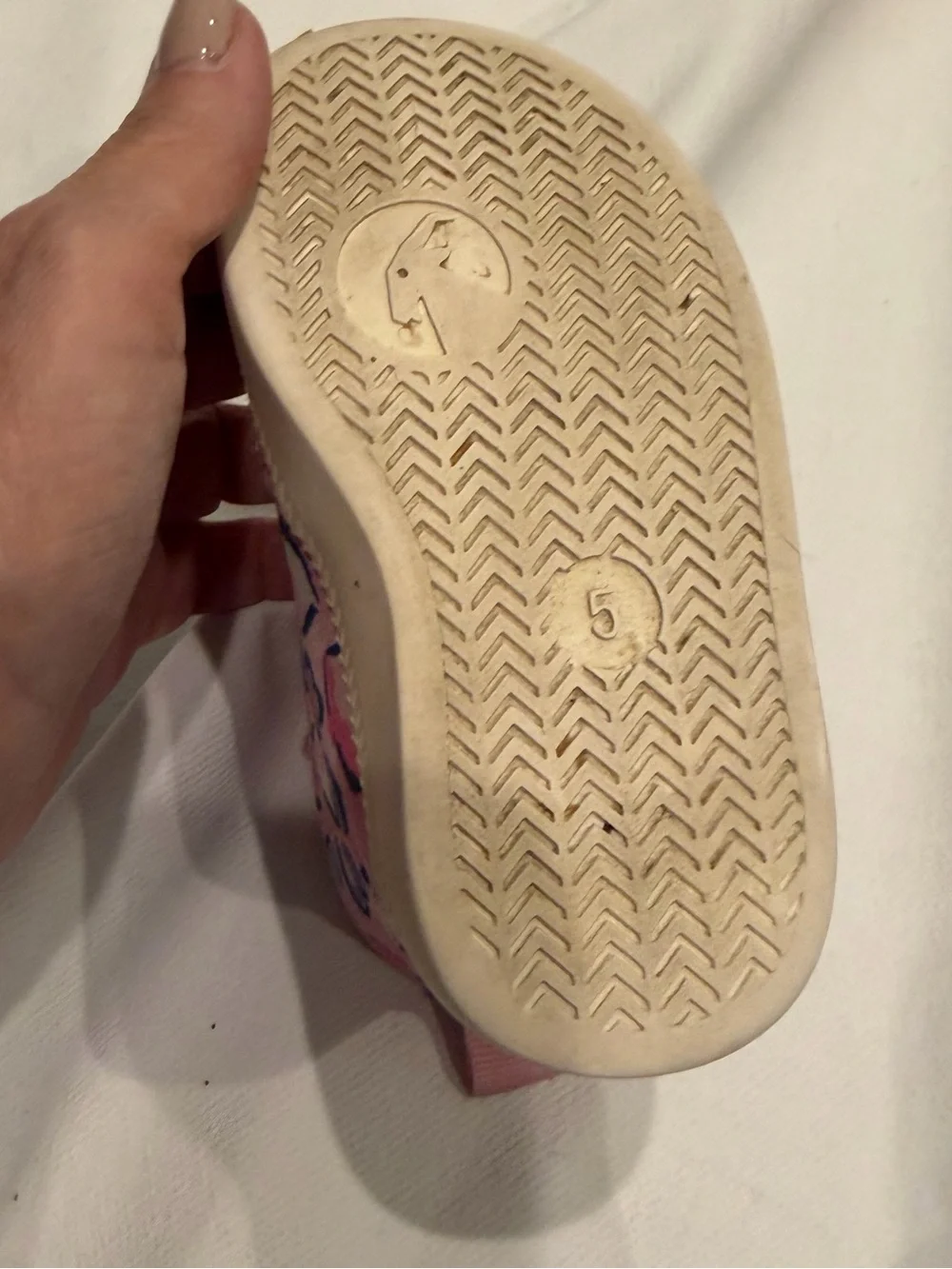 BILLY Footwear Toddlers' Haring Leopard Hearts High Top Adaptive Sneakers Size 5